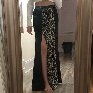 ✨ Animal Print Maxi Skirt ✨